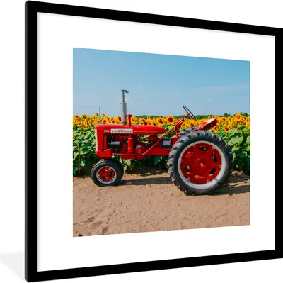 Produktbild von MuchoWow® Gerahmtes Poster Traktor - Rot - Sonnenblume - Bauernhof - Blumen 40x40 cm - Poster mit Schwarzem Bilderrahmen Wandposter Rahmen Foto Bilder - Poster - Plakat im Rahmen