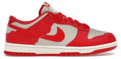 Produktbild von Nike Dunk Low Red Roses (Women's) - EU 43