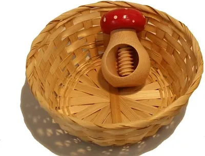Produktbild von Gluecksshop hhaltig in der EU hergestellt, Pilz rot 10,5 x 7,0 x 7,0 cm oder braun 10,5 cm x 7,0 cm oder Pilz mit Flechtkorb für die Nüsse (Pilz mit Flechtkorb)