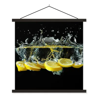 Produktbild von MuchoWow® Textilposter Zitrone - Frucht - Gelb - Stilleben - Wasser 90x90 cm mit schwarzem Rahmen - Magnetisches