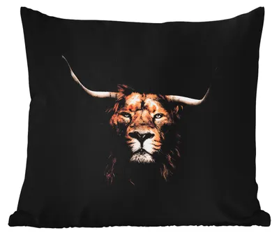 Produktbild von MuchoWow® Outdoor Kissen - Löwe - Tiere - Schottisches Hochlandrind - 60x60 cm - Wetterfest - Lounge Kissen - Dekoration - Schlaf Kissen