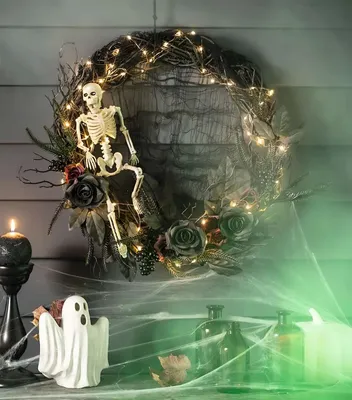 Image de Couronne décorative "Halloween" en branches, avec éclairage LED & squelette, décoration d'Halloween, couronne murale, couronne de porte