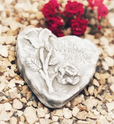 Produktbild von Grabherz Spruch - Ich vermisse Dich - Grabschmuck Dekoherz Steinguss Herz Rose hell