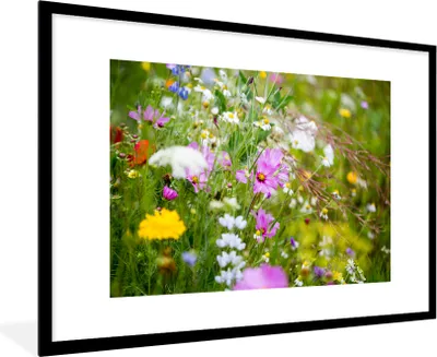 Produktbild von MuchoWow® MuchoWow® Gerahmtes Poster Blumen - Natur - Grün - Gras - Lila - Weiß 90x60 cm - Poster mit zchwarzem Bilderrahmen - Wanddekoration - Fotos