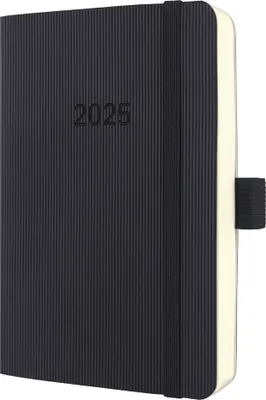 Produktbild von SIGEL C2521 Tageskalender Conceptum 2025 - ca. A6 - schwarz - Softcover - 1 Seite = 1 Tag - 400 S. - PEFC-