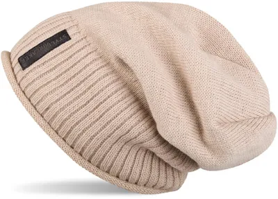 Produktbild von styleBREAKER Uni Beanie Mütze mit Fleece Innenfutter und Label | Warme Winter Strickmütze aus Feinstrick | Elastische Longbeanie für Damen und Herren