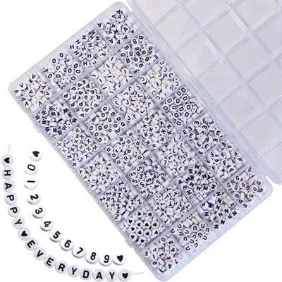 Image de Jeu de lettres, 1400 pièces, intercalaires 7 x 4 mm, lettres A-Z et chiffres, pour bracelets, bijoux et loisirs créatifs