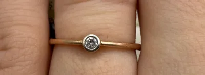 Immagine prodotto di Anello in oro rosa 585 con diamante da 0,05 ct, misura 16,75, elegante
