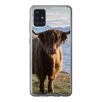 Produktbild von MuchoWow® Handyhülle Schutzhülle Hülle für Samsung Galaxy A52 5G Schottische Highlander - Bergen - Meer Silikon Softcase Handy Hülle - Umschlag