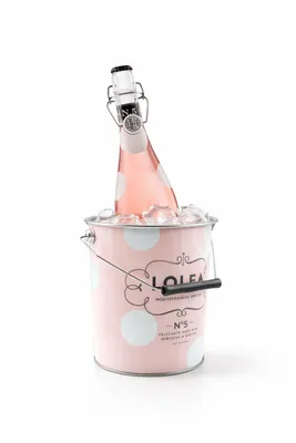 Produktbild von Lolea Sangria N°5 Rosé Set – Rosa Kühler mit Henkel & Roséwein-Sangria 0,75 l (8 % Vol.) - [Enthält Sulfite]