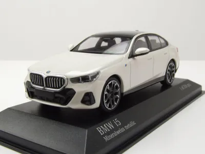 Produktbild von Minichamps 410024102 BMW I5 2023 weiß metallic 1:43
