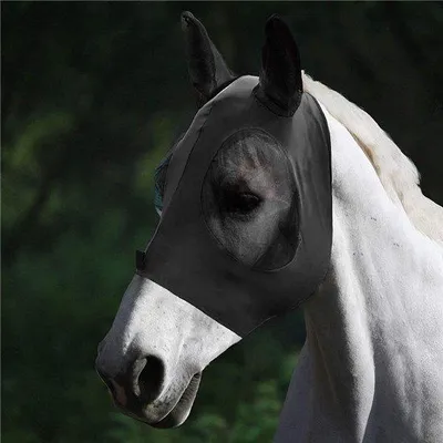 Produktbild von Paardenvliegenmasker mit Ohrstücken, UV-Schutz und atmungsaktiv, schwarz