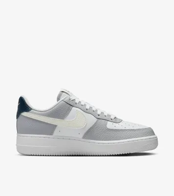 Immagine prodotto di Nike Air Force 1 Low '07, colore Wolf Grey, Sail e White (donna) - Taglia EU 38.5