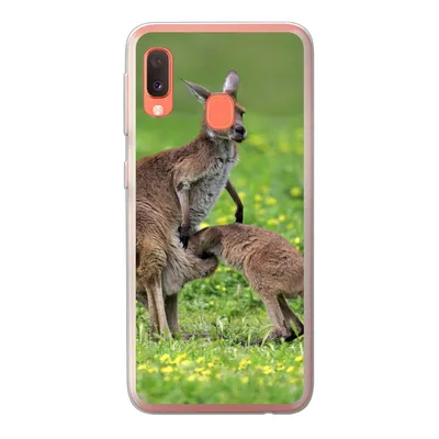 Produktbild von MuchoWow® Handyhülle Schutzhülle Hülle für Samsung Galaxy A20e Känguru - Blumen - Jung Silikon Softcase Handy Hülle - Abdeckung