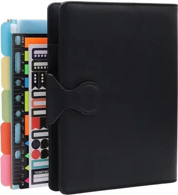 Produktbild von Notizbuch im A5-Format aus Kunstleder mit 6-Loch-Ringbindung – nachfüllbarer Kalender mit Stifthalter – schwarz – 80 Blatt liniertes Papier