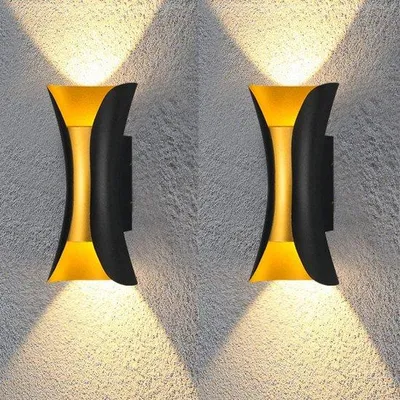Image de Deux lampes à LED étanches pour l'extérieur, avec éclairage vers le haut et vers le bas, adaptées à une utilisation à l'intérieur comme à l'extérieur (lumière chaude).