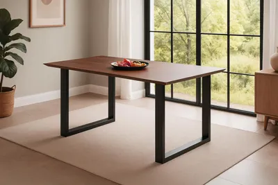 Produktbild von Esszimmertisch Rita | 140 x 80 cm | Akazienholz massiv | Kastanienfarbig | Schweizer Kante | U-Gestell Metall Schwarz | pflegeleichter Esstisch/Holztisch für Esszimmer & Küche