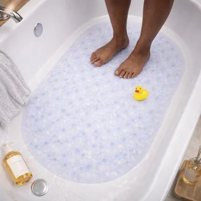 Produktbild von Antirutsch-Badematte - Ovale Antirutschmatte für die Badewanne - Gripmat mit Saugnäpfen - BPA-frei - Mit Ablauflöchern - Schimmelbeständig - Transparent - 68 x 38 cm - PVC-Material