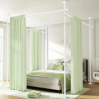 Imagen del producto de Varilla para cortinas independiente y ajustable, con una altura máxima de 305 cm y un ancho máximo de 380 cm, ideal para separar espacios