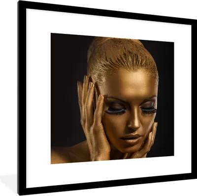 Produktbild von MuchoWow® MuchoWow® Gerahmtes Poster Frau - Gold - Farbe 40x40 cm - Poster mit zchwarzem Bilderrahmen - Poster - Plakat im Rahmen