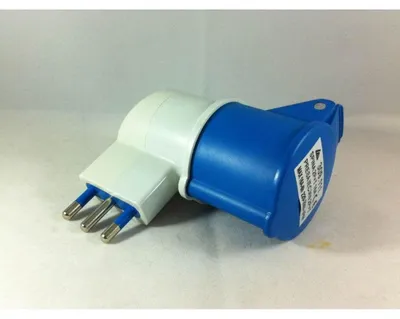Obrázek produktu pro PRŮMYSLOVÝ ADAPTÉR 16 A, 90°, zástrčka 2P+T, 250 V – zásuvka 2P+T, 220 V