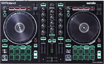 Produktbild von Roland DJ-202 USB-DJ-Controller mit Tasche und Tuch