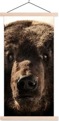 Produktbild von MuchoWow® Textilposter Nahaufnahme Braunbär 60x120 cm mit holzfarbenen Rahmen - Holz