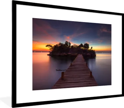 Produktbild von MuchoWow® Gerahmtes Poster Sonnenuntergang - Brücke - Bäume - Wasser - Insel 80x60 cm - Poster mit Schwarzem Bilderrahmen Wandposter Rahmen Foto Bilder - Schlafzimmer-Dekorationen - Fotoposter