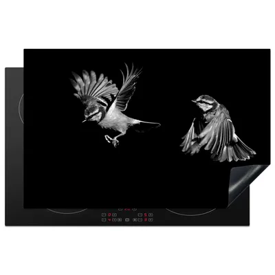 Obrázek produktu pro KitchenYeah® Krycí deska na sporák Dva ptáci na černém pozadí - černobílá, 80x52cm, dekorace do kuchyně, keramická krycí deska na varnou desku, krycí deska na varnou desku