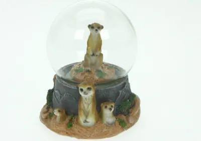 Produktbild von Schneekugel Erdmännchen 9cm, Glitzerkugeln Schneekugel Glitzerkugel Erdmann Tier Tiere