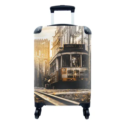 Produktbild von MuchoWow® Koffer Handgepäck Trolley Rollkoffer Kleine Reisekoffer mit 4 Rollen - Straßenbahn - Lissabon - Gold - Cabin Size < 55x40x23 cm & 55x40x20 cm - Fotokoffer - Kabinenkoffer - Boardgepäck - Reise-Box - Reisekoffer - Reisegepäck - Koffer mit Bild - Trolley für Kinder