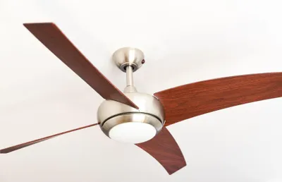 Image de Ventilateur de plafond Borealis Noyer 122 cm avec éclairage LED et télécommande