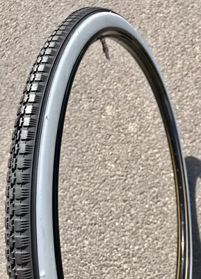 Zdjęcie produktu dla Opony czarne z białą ścianą 28 x 1 1/2 40-635
