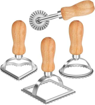 Immagine prodotto di Tagliapasta per ravioli con manico in legno - per ravioli, pasta, lasagne