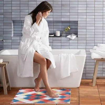 Produktbild von Famanu Duschmatte Antirutschmatte – Badezimmeraccessoire 60 x 60 cm
