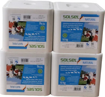 Produktbild von Solsel Natural 4x10kg Mineralstein ohne Kupfer Salzleckstein Leckstein