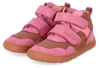 Imagen del producto de Zapatillas deportivas para niñas Bisgaard, diseño para usar sin calcetines, color rosa, confeccionadas en cuero y textil, talla 28