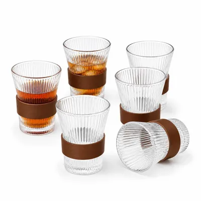 Produktbild von Geriffelte Gläser 6er Set 200 ml, Trinkgläser mit Kunststoffmanschette in Holzoptik, Wassergläser Glasbecher für Kaffee, Tee, Saft, Whisky & Dessert