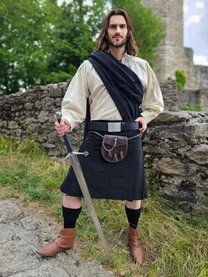 Produktbild von Schottenrock schwarz, 8 Yard Kilt XXXL