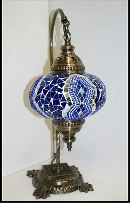 Zdjęcie produktu dla Turecka lampa stołowa z niebieską kulą mozaikową o średnicy 12 cm – ręcznie wykonana lampa orientalna zapewniająca nastrojowe światło