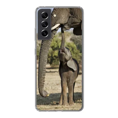 Produktbild von MuchoWow® Handyhülle Schutzhülle Hülle für Samsung Galaxy S21 FE Elefant - Tiere - Gras - Natur Silikon Softcase Handy Hülle - Mobiltelefonhülle