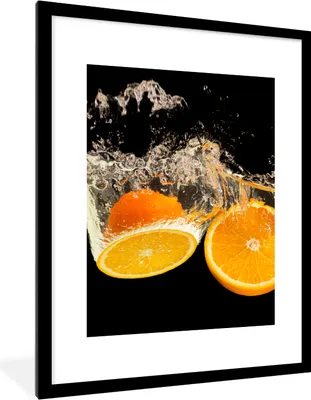 Produktbild von MuchoWow® Gerahmtes Poster Orange - Stillleben - Wasser - Schwarz - Obst 60x80 cm - Poster mit Schwarzem Bilderrahmen Wandposter Rahmen Foto Bilder - Wohnzimmer - Dekorationen - Prämie