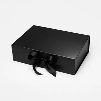 Zdjęcie produktu dla Pudełko Magnetyczne Na Prezent Czarne + wstążka 235x170x60mm (zew) A5