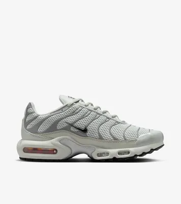 Produktbild von Nike TN Air Max Plus "Light Silver" Silbergrau, Größe: 42