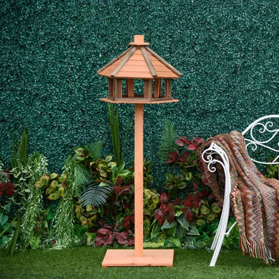 Produktbild von SUGIFT Vogelfutterhaus mit Ständer aus Tannenholz, Vogelhaus Wildvögel wetterfest, Satteldach, Natur | 52 x 52 x 130 cm | 3,8 kg | ungiftige Wasserfarbe