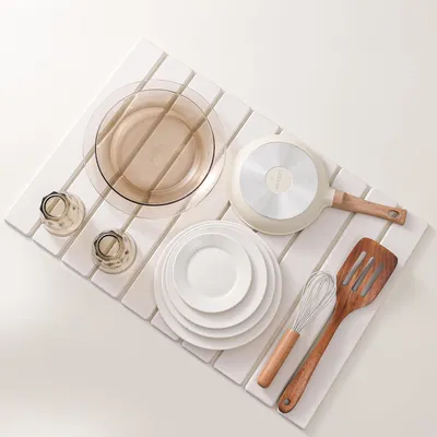 Produktbild von Diatomit-Abtropfmatte 60×40 cm weiß, rutschfest, saugfähig, für Küchenspülen.