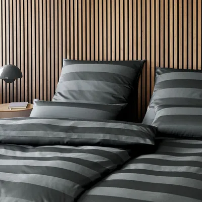 Produktbild von elegante Mako-Satin-Bettwäsche-Garnitur En Bloc Farbe Basalt Größe 240x220+2x80x80cm