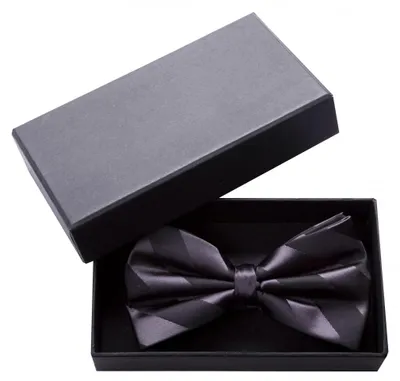 Produktbild von Fabio Farini - 1 Stück Schwarze Herren Fliegen - Männer Querbinder Vorgebunden Bowtie Streifen - Schwarz/Dunkellila - Galactic Sky/Heatherstone