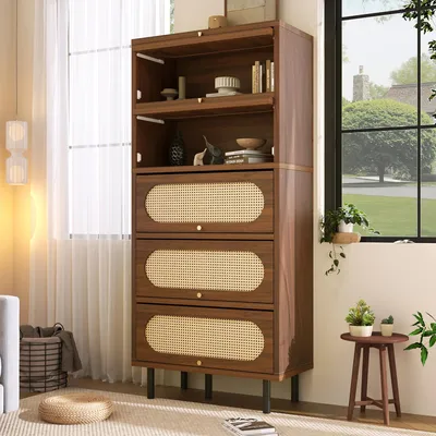 Immagine prodotto di Credenza alta MODFU in rattan con 5 ante a ribalta e gambe in metallo; mobile contenitore con ampio spazio di stivaggio, ideale per il soggiorno; finitura in noce