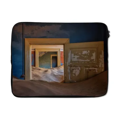 Produktbild von MuchoWow® Laptop Hülle 17 Zoll Laptoptasche Blau - Tür - Sand - Wüste - Zipper - Schutzabdeckung
